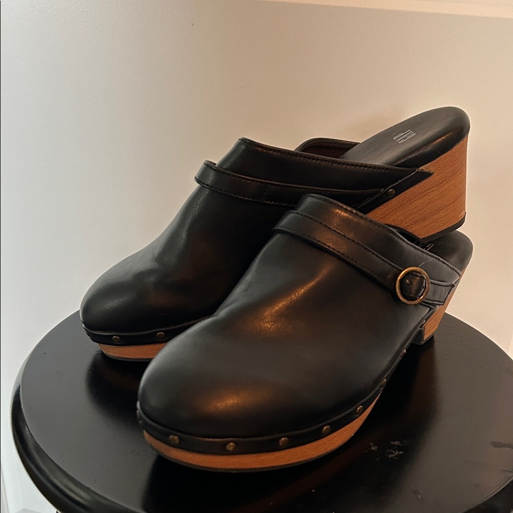 GAP Black Leather Mules with Wooden Heel size 7.  Cushioned insole.